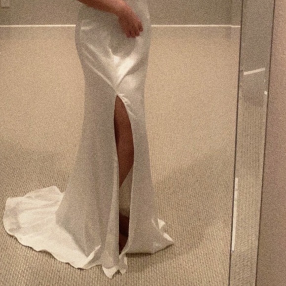 White ruffle off shoulder gown - Picture 9 of 9